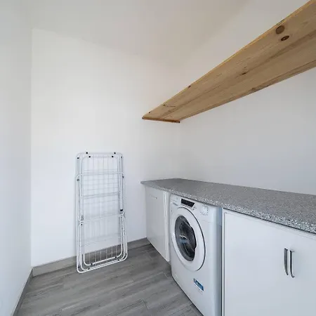 Spacious Stylish Apartman Portimão